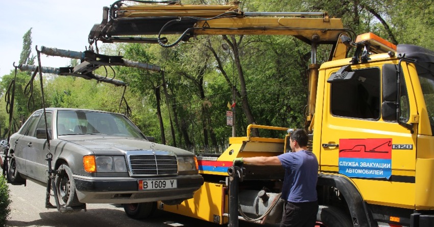 Эвакуируют ли заведенную машину