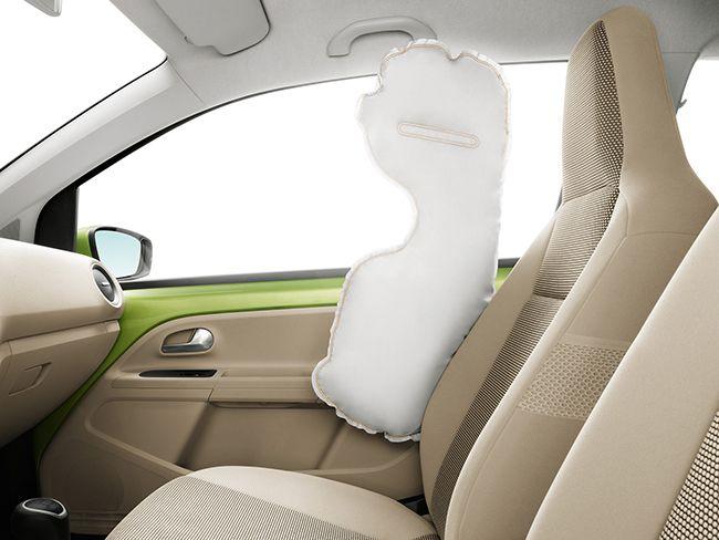 Подушка безопасности в автомобиле сделана из прочного