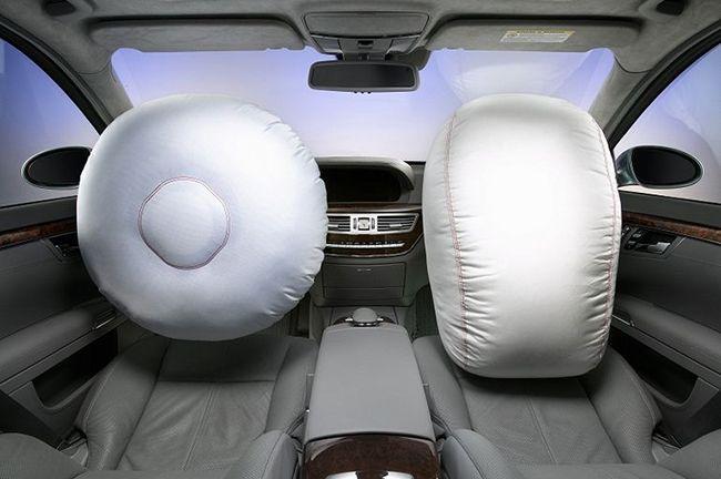 Подушка безопасности в автомобиле сделана из прочного