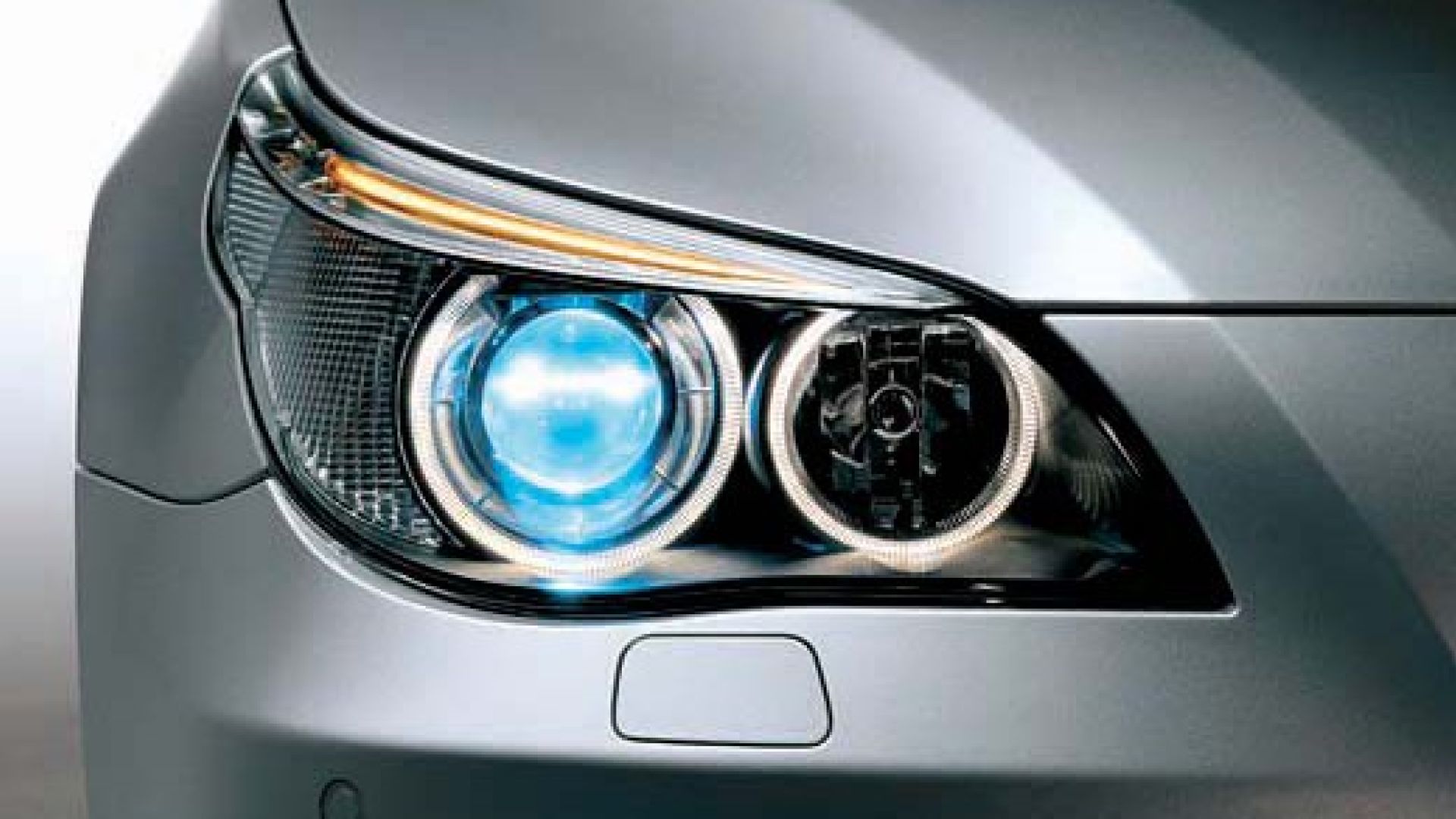 Улучшенные фары. E60 свет фар. Фар кар е60. E60 Rear Headlight. БМВ 5 2007 фары.