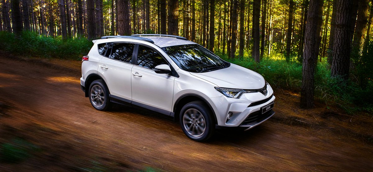 Рав 2018. Toyota rav4 2018. Тойота рав 4 2018 белый. Toyota rav4 2018 белая. Тойота рав 4 новая белая.